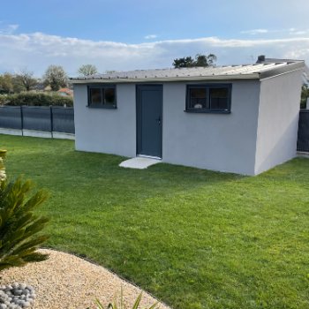 Abri de jardin en béton enduit 1 pente